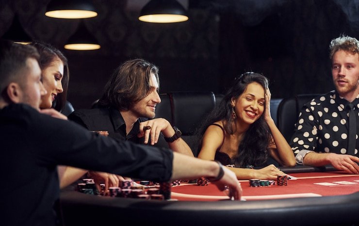 superhoki mobile app interface showing live-dealer blackjack table and real-time football markets